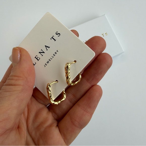 530 Gold Hoop Earrings - Picture 4 of 4